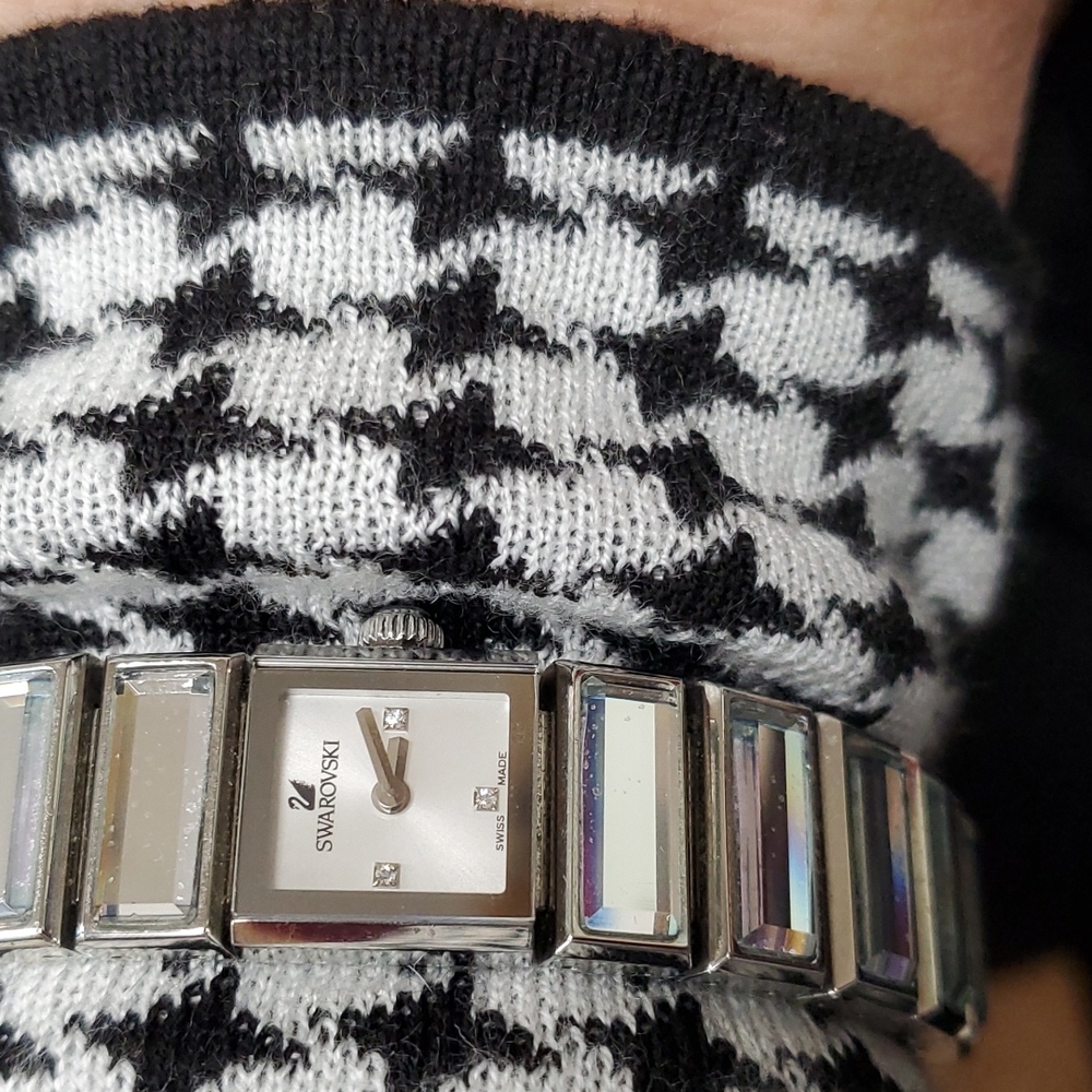 Watch - Picture 4 of 4